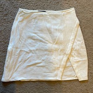 NEW Pretty Little Thing White Skirt with Slit